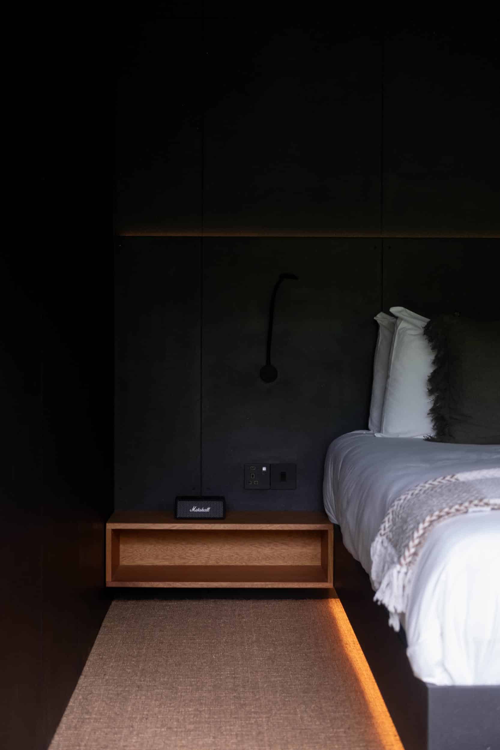 liminal-portfolio-wardrobes-finn lough-cabin (33) liminal-portfolio-wardrobes-finn lough-cabin (33)